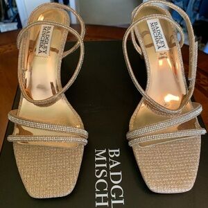 Badgley Mischka Ultra PaleGold Strappy Heel Size 6
